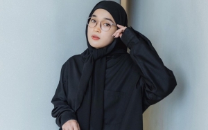 Ririe Fairus Melenggang Cantik Pakai Busana Serba Hitam, Auranya Berhasil 'Hipnotis' Netizen