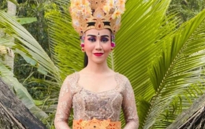 Mayang Diajak Foto Bareng Ibu-ibu Saat di Mall, Malah Dicurigai Cuma Settingan