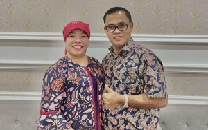 Video Haji Faisal Joget-Cium Oma Dewi Viral di Akun Gosip, Reaksi Crazy Rich Bak Bungkam Nyinyiran