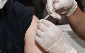 Kasus COVID-19 di Indonesia Bertambah 5.085, Epidemiolog Desak Percepat Booster