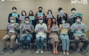 Shin Ha Kyun-Won Jin A Cs Sukses Pamer Chemistry Apik di Sesi Pembacaan Naskah 'Unicorn'