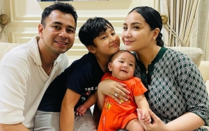 Rafathar Senyum, Rayyanza Beri Reaksi Tak Terduga Saat Didandani Nagita Pakai Wig Bikin Gemas