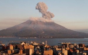 Gunung Sakurajima Meletus, Jepang Tingkatkan Kewaspadaan ke Level Tertinggi Untuk Pertama Kali