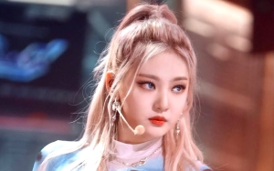 Outfit Terlalu Pendek, Ningning aespa Mati-Matian Tutupi Underwear di 'Inkigayo'