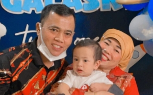 Sederhana Tapi Ngenah, Begini Momen Manis Gala Sky Siapkan 'Kejutan' Untuk Oma Dewi dan H. Faisal