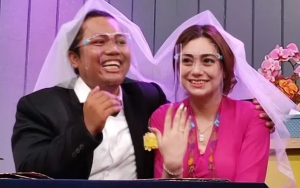 Dipangku Marshel Widianto Saat Pemotretan, Outfit Celine Disentil Terlalu Seksi?