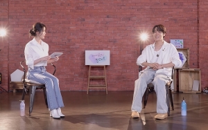 IU 'Ejek' J-Hope BTS Karena Gak Kuat Tatapan Mata Dengannya