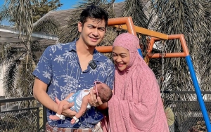Anak Ria Ricis Sudah Tunjukkan Sikap Posesif , Wajah Teuku Ryan Saat Tidur Malah Bikin Salfok