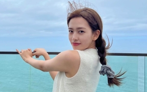 Tak Biasa Dandan Sendiri, Hasil Riasan Ahn Yujin IVE Alami Malah Bikin Terkesima