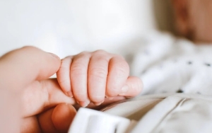 Viral Bayi Meninggal Usai Sang Ibu 'Dipaksa' Lahiran Normal, RSUD Jombang Beri Klarifikasi