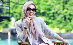 Syahrini Pamerkan Kado Ultah dari Ayah-Ibu Mertua, Panggilan Sayang Bikin Salfok
