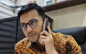 Salat Sendirian, Sahrul Gunawan Bingung Abadikan Selfie Justru Hasilnya Begini: Apakah Pertanda?