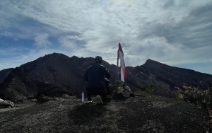 Gunung Raung Masih Berstatus Waspada, Pendaki Dilarang Kibarkan Bendera di Puncak Saat HUT RI ke-77