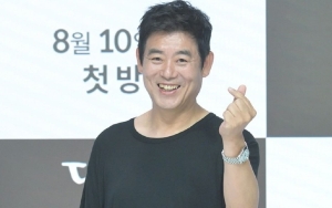 Datang Terlambat, Sung Dong Il Bolak-Balik Minta Maaf di Konferensi Pers 'If You Wish Upon Me'