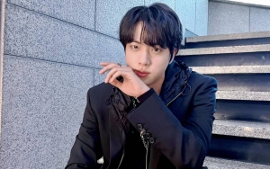 Jin Masak Jajanan Korea Bentuk Logo BTS, Hasilnya Malah Bikin Bengek
