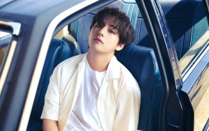 V BTS Bakal Bikin Makin Menggila jika Tiru Style Seksi Ala Model Pakai Outfit Ini