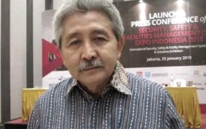 Sopir Truk yang Ditabrak Mobil Ayah Emil Dardak Ungkap Detik-detik Kecelakaan di Jalan Tol 