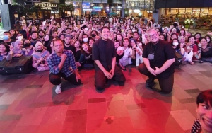 Tulus Beri Kejutan Nyanyikan 'Nala', Bikin Konsentrasi Partisipan #SyncChoir Buyar