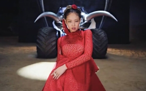 Ngeri, Harga Sangkar Burung Dipegang Jennie BLACKPINK di MV 'Pink Venom' Setara Rumah!