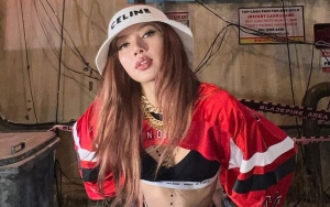 Poni Hilang, Lisa BLACKPINK Pamer Rambut Panjang Hitam di Fashion Airport Baru