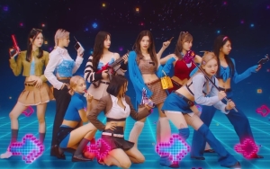 TWICE Tampilkan Pesona Seksi dan Imut Lewat MV Comeback 'Talk That Talk'