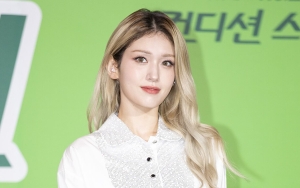Jeon Somi Cerita Pengalaman di Fanmeet SNSD, Datang Bareng Sosok Ini Hingga Nangis Terharu