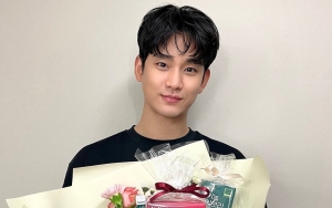 Kim Soo Hyun Have Fun Bersepeda Malam Sendirian Auto Banjir Gombalan