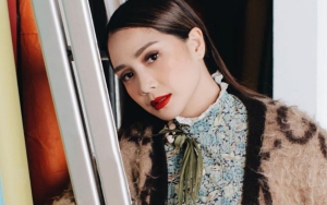 Cara Nagita Slavina Tutupi Aurat Saat Pose Bareng Istri Para 'Sultan' Tuai Salut