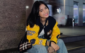  Foto Fuji Split Ala Cheerleader di Kolam Renang Viral, Tuai Reaksi Tak Terduga