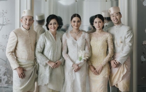 Gokil! Kebaya Maudy Ayunda Sekeluarga Miliki Makna Luar Biasa Dibalik Keindahan Kain