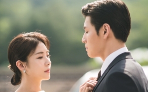 Ha Ji Won dan Kang Ha Neul Serasi di Foto Adegan 'Curtain Call', Chemistry Tuai Pujian Selangit