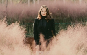 8 Potret Fashionable Enzy Storia ke Luar Negeri, Gaya Mamba Saat di New York Super Cantik