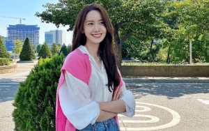 Yoona SNSD Bikin Staf Heran Punya 'Kerjaan Sambilan' di Lokasi 'Big Mouth'