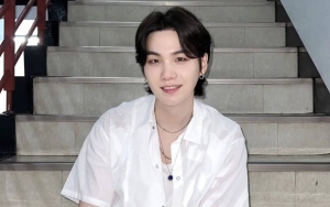 Suga BTS 'Selamat' dari Bandara Saat Pulang ke Korea, Bodyguard Banjir Pujian