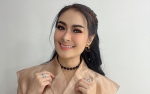 Gelagat Iis Dahlia Tak Karuan Hingga Salah Lirik Bawakan Lagu 'Bunga Pengantin'
