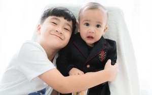Rafathar Warisi Bakat Raffi Ahmad Jago Main Piano, Cipung Tak Mau Kalah