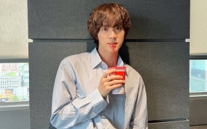 Jin BTS Masih Suka Kaget Lihat Tatonya Sendiri