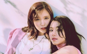 Mina dan Chaeyoung TWICE 'Hampir Ciuman' di Fan Meeting Osaka