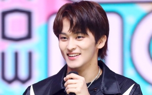 Mark NCT 127 Pilih 'Main Aman' Saat Diminta Jelaskan Makna Lagu '2 Baddies'