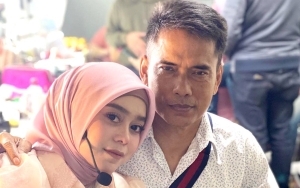 Ayah Lesti Kejora Unggah Foto Umrah Usai Sang Putri Cabut Laporan, Banjir Ungkapan Kecewa