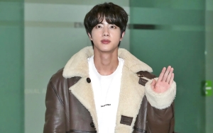Cara Jin BTS Tolak Permintaan Reporter Untuk Lepas Masker Disorot
