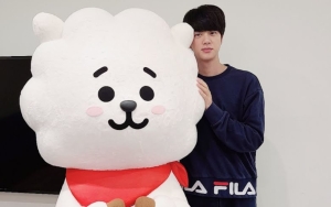 Jin BTS Pergi Bareng 'Anak' Baru, Nasib RJ Dipertanyakan