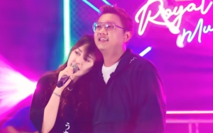 Duet Mesra Happy Asmara-Denny Caknan di Lagu 'Tak Tunggu Balimu' Trending