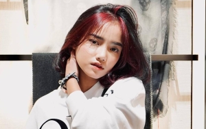 Aksi Fuji An Melenggang di Jakarta Fashion Week, Ekspresi Wajah Jadi Sorotan