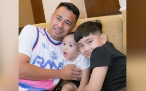 Potret Rafathar & Cipung Anak Sultan Raffi Ahmad Tidur Bak Pindang Bareng Pengasuh Disorot
