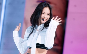 Jennie BLACKPINK Kenakan Crop Top dan Celana Pendek di Konser, Banjir Pujian Netizen