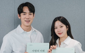 Usia Beda Jauh, Yoo Yeon Seok dan Moon Ga Young Tampil Serasi di Foto 'Understanding of Love'