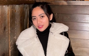 Rachel Vennya Digeruduk Pertanyaan Usai Pamer Senyum Semringah Pandangi Buket Bunga