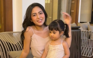 Pengin Jadi Artis, Aksi Anak Rachel Vennya Ngevlog Sendiri Bikin Super Gemas