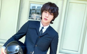 Jarang Buka-Bukaan, Jin BTS Ternyata Suka Konsep Seksi Usai Coba Sendiri